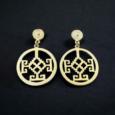 "These stunning pre Columbian earrings are inspired by pieces created by the Late Narino culture, located in the Altiplano Narinense in Colombia. The intricate design makes these earrings a true standout! Length 1 1/4\" Our Pre Columbian pieces are inspired by the beautiful gold-work made by ancient indigenous civilizations that once lived in Colombia before the arrival of the Spaniards in 1.492. Our collection of Pre Columbian pendants and earrings are replicas made of 24k gold plated, nickel f Gold Earrings With Artistic Design, Gold Drop Earrings With Artistic Design, Bohemian Gold Earrings With Artistic Design, Pre Columbian Jewelry, Colombian Bracelets, Precolumbian Jewelry, Colombian Beaded Jewelry, Colombian Souvenirs, Colombian Jewelry