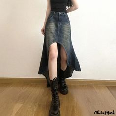 Olivia Mark - Elegant Retro-Style Maxi Dress with High Waist Patchwork Denim Skirt, Distressed Denim Skirt, Denim Skirt Women, Neue Outfits, Denim Chic, Long Skirts For Women, Style Maxi Dress, Street Styles, Keds