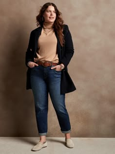 Curvy Dark Wash Girlfriend Jean | Banana Republic Factory Office Outfits Women Plus Size, Casual Outfits For Work, Plus Size Fall Outfit, Plus Size Work, Business Casual Outfits For Women, Office Outfits Women, Business Casual Outfits For Work, Plus Size Fall, Fashion Pics