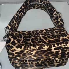 Cute Cheetah Bag Forever 21 Stylish New With Tag Trendy Leopard Print Crossbody Shoulder Bag, Trendy Leopard Print Shoulder Bag With Adjustable Strap, Trendy Leopard Print Bag With Removable Pouch, Leopard Print Bag With Detachable Strap, Leopard Print Bags With Detachable Strap, Trendy Leopard Print Bag With Detachable Strap, Casual Leopard Print Crossbody Bag, Leopard Print Tote Shoulder Bag With Detachable Strap, Leopard Print Shoulder Bag With Double Handle