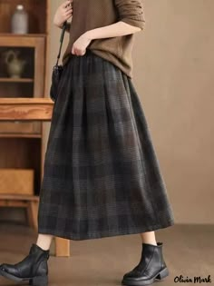 Olivia Mark - Winter Plaid A-Line Skirt with Color Weave, Warm and Elastic High Waist Long Skirt Modest Alternative Fashion, Long Plaid Skirt Outfit, Tartan Midi Skirt, Maxi Skirt Winter, Long Plaid Skirt, Plaid Skirt Outfit, High Waist Long Skirt, Winter Plaid, Winter Skirt