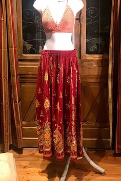 Sequined Embroidery Maroon Gold painted Long Maxi Skirt, Bohemian Boho Chic Festival Ethnic Hippie Summer Sparkle One Size Feminine Long Skirt. Crochet or tie dye top is not included. You will feel so good in this gorgeous skirt. Beautiful Long Maxi skirt hand embroidery, hand sequined gold painted and it sparkles so each skirt is unique and one of a kind. This rayon Maroon skirt is made using soft light and beautiful rayon fabric. Rayon was the first manufactured fiber. The term rayon was offic Outfit For Festival, Boho Long Skirt, Maxi Rock, Bohemian Maxi Skirt, Maroon Skirt, Hippie Summer, Skirt Crochet, Festival Pants, Long Maxi Skirt