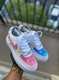 Custom lilo & stitch themed Af1s. This price includes purchasing the sneakers. All Adult sizes are for both Men and Women. All prices are USD. Color Shade of shoe may vary on screen versus in person and under different lighting. A sole protector will be added to this design. All shoes are Made to Order and turnaround for completion is 4-6 weeks per shoe. Disney Air Force 1 Elsa Frozen, Stitch Disney Nike, Stitch Tennis Shoes, Stitch Shoes, Lilo En Stitch, Custom Sneakers Diy, Custom Af1, Custom Shoes Diy, Nike Shoes Air Force