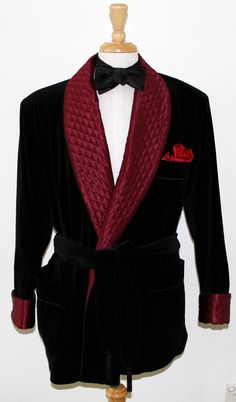 Le Noeud Papillon Of Sydney - For Lovers Of Bow Ties: Traditional Smoking Jacket Suit Up, Gentleman Style, Blazer Coat, Black And Gold, A Black