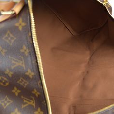 *Not all items online are in stores in Tokyo. If you wish to see a physical item, please contact us in advance. Louis Vuitton Duffle Keepall Bandouliere 60 Travel Handbag Monogram M41412 Engraved / Number MB0110 Pocket Outside: - Inside: - Size(Inch) W 24.0 x H 12.6 x D 10.2 " Handle Drop. 4.7 " Strap Drop. 19.3 - 22.8 " Size(cm) W 60.0 x H 32.0 x D 26.0 cm Handle Drop. 12.0 cm Strap Drop. 49.0 - 58.0 cm Color / Material Brown / Monogram Canvas, Leather Accessory Shoulder strap, Nametag, Handle Louis Vuitton Duffle, Travel Handbag, Leather Accessory, Travel Handbags, Vintage Monogram, Vintage Nature, Vintage Louis Vuitton, Carry All Bag, Sun Tan