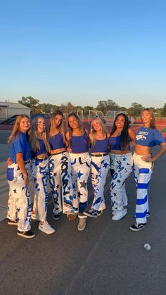 Senior Custom Jeans, Blue Out Football Game Outfit, Homecoming Jeans Ideas, School Spirit Outfit, Senior Painted Jeans, Senior Pants, Football Game Outfit Highschool, Mum Homecoming, Senior Year Things