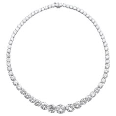 A 25 carat diamond in platinum Riviera necklace comprised of articulating links four-prong set with graduated round brilliant cut diamonds. Diamond Jewelry Designs, Expensive Jewelry, Tennis Necklace, Vintage Necklaces, Fine Jewels, Girly Jewelry, High Jewelry, Looks Vintage, Turquoise Jewelry