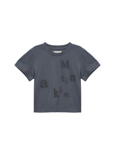 This product is a chic and modern cropped top that features an intentionally blurred logo on the front. The design is contemporary, with an edgy twist on branding that makes a bold statement. It seamlessly blends into urban fashion trends, emphasizing a youthful and streetwear-inspired vibe. - This crop top features a unique blurred logo detail, offering a modern take on classic branding- The piece is designed to deliver a trendy, cropped fit that complements a variety of high-waisted garments- The front of the top is embellished with a handmade Cali medal decoration on the lower right side, adding a distinctive touch to the garment- Crafted to resonate with current fashion trends, this top melds comfort with a cutting-edge aesthetic Logo Print Cropped T-shirt For Spring, Cropped Logo Print T-shirt For Spring, Spring Cropped T-shirt With Logo Print, Spring Logo Print Cropped T-shirt For Streetwear, Logo Print Cropped T-shirt For Spring Streetwear, Logo Print Crop Top For Spring Streetwear, Logo Print Crop Top For Streetwear In Spring, Spring Streetwear Cropped T-shirt With Logo Print, Spring Cropped T-shirt With Logo For Streetwear