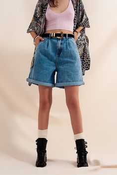 100% Cotton high-waisted shorts in a soft denim fabric. You can roll up the legs to create cuffs, if you choose. The shorts boast of functional pockets on the sides and back as well as functional belt loops. The high waist makes them perfect for pairing with a crop top, such as our Knitted Crop Top Co Ord in Pink, which you see in the photos. The model is 5’11” with measurements of 33-23-35 and is wearing a size small. The fit runs true to size. Date Dressing, Festival Outfits Ideas, Short Dress Patterns, Pleated Denim, Types Of Jeans, Fashion Vibes, Stretch Denim Fabric, Shorts Casual, Short En Jean