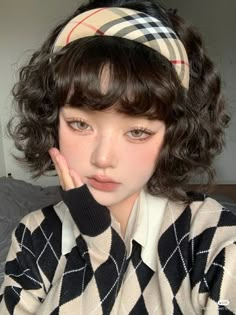 Kawaii Short Curly Hairstyles, Realism Tips, Curly Hair Drawing, Curly Hair Tips, How To Draw Hair, Beauty Ideas, Photo Reference