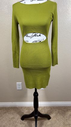 New House of Harlow 1960 green ribbed dress long sleeve baddie size S
-cutout accent
-bateau neckline
Size: S
Color: Green
Material: 80% Rayon 20% Nylon
Lay flat measurements:
approximately 33” length
approximately 14" chest [ pit to pit]
approximately 23” sleeves Green Long Sleeve Mini Dress For Winter, Green Long Sleeve Bodycon Sweater Dress, Green Fitted Long Sleeve Knee-length Dress, Fitted Green Long Sleeve Knee-length Dress, Green Bodycon Sweater Dress With Long Sleeves, Green Bodycon Dress With Long Sleeves, Green Long Sleeve Bodycon Dress, Green Fitted Mini Sweater Dress, Green Stretch Bodycon Dress For Spring