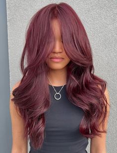 This post may contain affiliate linksRead the full disclosure for more informationIf you’re looking to embrace the fiery and bold allure of red... Pelo Color Borgoña, Deep Red Hair, Red Hair Color Ideas, Wine Hair Color, Maroon Hair, Rambut Brunette, Cherry Red Hair, Wine Red Hair, Red Hair Inspo