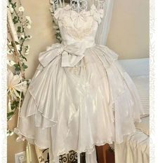 43099509588015|43099509620783|43099509653551 Flower Wedding Dress, Princess Skirt, Wedding Dresses With Flowers, Flower Wedding, Lolita Dress, Barbie Clothes, Pretty Outfits, Wedding Flowers, Milk