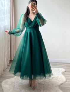 A-Line Cocktail Dresses Minimalist Dress Christmas Tea Length Long Sleeve V Neck Organza with Buttons Pure Color Party Wear Gowns Western, Gown Western, Red Green Dress, Gaun Koktail, Green Wedding Dresses, Dresses Pakistani, Minimalist Dress