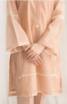 Shirts Stitching Designs Pakistani, Light Pink Kurta Designs Women, Pakistani Plain Kurti Designs, Girls Shirts Design Pakistani, Simple Shirt Designs For Girls Pakistani, Simple Kurta Designs, Stylish Short Dresses, Pakistani Fashion Casual