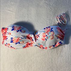 Nwt Never Worn Floral Bandeau Push Up Bikini Top! Comes With Removable Strap To Make It Halter Style. White Bandeau Swimwear For Pool, White Bandeau Tankini For Swimming, White Bandeau Swimwear For Sunbathing, White Bandeau Swimwear For Vacation, White Bandeau Swimwear For Spring, White Bandeau Tankini For Beachwear, White Strapless Swimwear For Summer, White Bandeau Tankini For Vacation, White Bandeau Tube Top For Pool