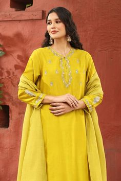 Lime green kurta with placement floral butti embroidery. Paired with a pant and dupatta. - Aza Fashions Embroidery Butti, Butti Embroidery, Kurta Pant Set, Kurta With Pants, Silk Embroidery, Pants Pattern, Pant Set, Set For Women, Three Quarter Sleeves