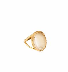 Elegant and refined women's ring highlighted by a pearl Pearl in oval natural mother-of-pearl. Pearl size 18 x 13 mm Women's jewel gold plated 24 carats Adjustable ring it is suitable for all morphologies. Jewel presented with a gold plated ring corrugated top and pearls in natural mother-of-pearl available in the shop: -> https://www.etsy.com/fr/listing/1098981970/bague-femme-plaque-or?click_key=9cdee11ac58c937422cc9bc24cd7403a6da81453%3A1098981970&click_sum=50a9f0b5&ref=shop_home_active_4 Fast Elegant Gold Rings With Mother Of Pearl, Elegant Oval Mother Of Pearl Ring, Classic Formal Rings With Mother Of Pearl, Gold Mother Of Pearl Rings For Anniversary, Gold Mother Of Pearl Anniversary Rings, Classic Mother Of Pearl Ring For Formal Occasions, Formal Round Mother Of Pearl Ring, Formal Mother Of Pearl Round Ring, Formal Mother Of Pearl Ring