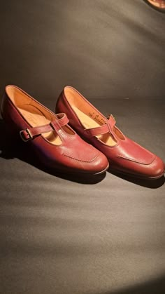 1940's/1950's Brown Mary Jane heels. they say they are a size 6 but I would say a (very small size 6) to be safe! In really great shape for the age with no major scratches rips or tears! Brown Mary Jane Heels, Brown Mary Janes, Womens Mary Janes, Mary Jane Shoes Womens, Mary Jane Heels, Jane Shoes, Mary Jane Shoes, Womens Heels, Women's Pumps