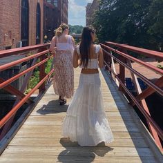 Beautiful Cottage Fairy Vibed Skirt, Flowy And Long. See Through Top Layer With Lining On The Top Half Of The Skirt. Dainty Frill On The Waistband And Can Sit Mid Or Low Waisted Depending On Preferred Fit (I’m Xs Usually So This Hangs Lower On My Hips). Labeled As A Small Feminine White Maxi Skirt For Summer, Feminine White Maxi Skirt For Beach, White Flowy Skirt For Day Out, White Voluminous Maxi Skirt For Day Out, White Ruffled Maxi Skirt For Brunch, Feminine White Maxi Skirt For Day Out, White Feminine Relaxed Maxi Skirt, White Ruffled Maxi Skirt For Vacation, White Relaxed Feminine Maxi Skirt