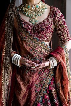 Lehenga Color Combinations, Renda Kebaya, Latest Bridal Lehenga Designs, Bridal Suits, Bridal Lehenga Designs, Latest Bridal Lehenga, Saree Wearing, Wedding Lehenga Designs, Indian Bride Outfits