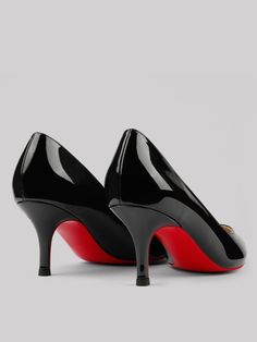 School Heels, Heels Kitten, 2000s Scene, Red Bottom Heels, Outfit Simple, Black Kitten Heels, Grad Caps, Black Shoes Heels, Low Heel Pumps