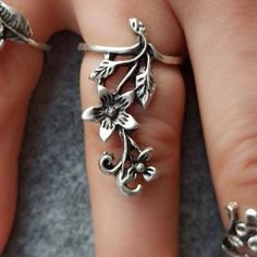 Elevate your style with our stunning flower ring set. Each ring features a unique design inspired by lotus, sunflower, and daisy motifs, crafted in elegant silver for a touch of natural beauty. • Material: High-Quality Solid 925 Sterling Silver Plated• Finish: Silver• It's dainty and can be worn every day• A special piece you'll treasure• High-quality materials and attention to detail• Our jewelry is designed With 🖤️ In NY Sunflower And Daisy, Ring Set Silver, Sunflower Daisy, October Birthstone Necklace, Daisy Pendant, Autumn Necklace, Snowflake Necklace, Daisy Ring, Daisy Necklace