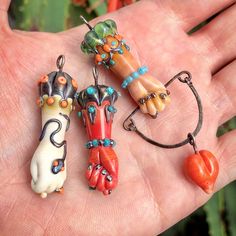 Lampwork Glass Beads Jewelry, Glass Bead Crafts, Lampwork Pendant, In Her Studio, Berkeley California, Unusual Jewelry, Jewelry Lookbook, Calabria