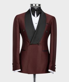 Burgundy Prom Dress Lace, Mens Tuxedo, Prom Men, Flower Prom Dress, Prom Suits For Men, Black Outfit Men, Italian Designers, Classic Tuxedo, Suits Prom