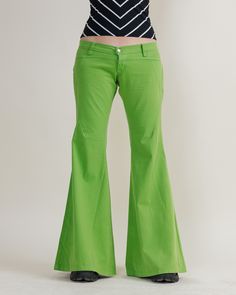 SUPER LOW WAIST ONLY ONE AVAILABLE GREEN FLARE TROUSERS SIZE M/EU38/UK10 (recommended by us to curvier lower hip or thighs,  check model info below) ON LBL 42 (do not reffer, might be italian sizing) BY DANIEL JEANS 99% ALGODON, 02% LICRA MEASURED LAID FLAT 17,4IN/44CM WAIST, INSIDE LEG 34,5IN/88CM, WAIST APPROX 23IN/51CM WILL LOOK AMAZING LAYERED ON BOOTS OR ADJUSTED TO DESIRED FIT AS THEY ARE QUITE LONG AUTHENTIC SUPER LIMITED COLLECTION OF UNWORN VINTAGE (DEADSTOCK), HIGHLY RECOMMEND Model usually wears size M/EU38/UK10 trousers for biggest high street brands and is 168cm tall. Has quite slim legs and curvy hips (approx 98cm). Great deadstock condition (unworn vintage), keep in mind that it is vintage item and signs of natural wear/age might appear, might have small spot or dot due to s Y2k Style High Waist Green Bottoms, Y2k Style Green Cotton Bottoms, High Waist Green Cargo Pants Y2k Style, Y2k Style Green Cargo Pants For Spring, Green Y2k Style Cotton Bottoms, Y2k Wide Leg Green Cargo Pants, Y2k Green Cargo Pants For Spring, Y2k Green Wide Leg Cargo Pants, Green Wide Leg Y2k Bottoms