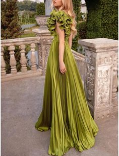 Gown Elegant Formal Wedding Guest Floor Length Sleeveless One Shoulder Imitation Silk with Pleats Evening Dress Dress Formal Wedding Guest, Formal Wedding Guests, Green Rainbow, Green Outfits, Gown Elegant, Cheap Evening Dresses, Evening Dresses Online, Dresses Formal Elegant, Evening Gowns Elegant