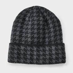 Get ready for winter days in comfortable style in this Recycled Polyester Line Cuffed Beanie from Goodfellow & Co™. This recycled polyester lined beanie is made of a heavyweight fabric and has a textured design, accented with a cuffed design for a snug fit. Plus, the pull-on style makes it easy to put on or take off. Goodfellow & Co™: Feel good in what you wear, anywhere. Casual Insulated Black Hat, Casual Black Insulated Hats, Cold Weather Beanie With Fleece Lining, Cheap Gray Beanie For Cold Weather, Fleece-lined Beanie For Cold Weather, Cozy Gray Winter Beanie, Cheap Warm Beanie For Men, Warm Gray Acrylic Beanie, Gray One-size Beanie Cap