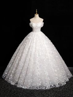 White Ball Gown Wedding Dress For Banquet, White Lace Ball Gown Dress, White Debutante Ball Dress With Fitted Bodice, White Dress With Fitted Bodice For Debutante Ball, Elegant White Evening Dress For Quinceanera, White Lace Ball Gown, White Sweetheart Neckline Dress For Debutante Ball, White Ball Gown Evening Dress For Debutante Ball, White Ball Gown Evening Dress