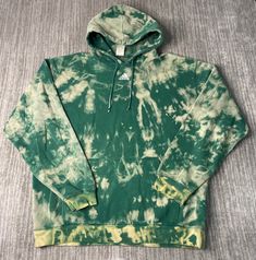 Vintage 2000s Adidas Center Stripes Basic Essential Streetwear Sportswear Athletic Tie Dye Green Graphic Hoodie Large Mens Condition:  Excellent Used Condition  = No Flaws Measurements: Please see photos above for all measurements IF YOU BUY TWO OR MORE ITEMS USE THE CODE BUNDLE @ CHECK TO SAVE 20% WE SHIP WITHIN 24 HOURS AFTER PURCHASE! Please be aware that we do not offer free returns!! The Buyer is responsible for the cost of the return label.  Follow us on TikTok & Instagram @findsnostalgic Green Athleisure Sweats With Drawstring Hood, Green Drawstring Hood Sweats For Athleisure, Green Drawstring Hood Sweats For Sports, Green Long Sleeve Hoodie For Gym, Winter Green Athleisure Activewear, Green Hoodie For Gym In Winter, Green Athleisure Activewear With Drawstring Hood, Green Long Sleeve Sweatshirt For Gym, Winter Gym Green Hoodie