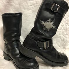 Retro Harley Davidson Motorcycle Boots Black Leather Mens Size 11 Biker Style Leather Work Boots With Snip Toe, Black Steel Toe Moto Boots For Biker Events, Black Biker Work Boots With Steel Toe, Black Snip Toe Moto Boots For Biker Events, Black Biker Style Work Boots With Steel Toe, Black Rugged Moto Boots With Vibram Sole, Biker Style Leather Boots With Steel Toe, Black Steel Toe Boots For Streetwear, Classic Black Moto Boots For Biker Events