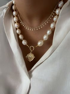 Pearl Beaded Necklace Baroque Pearl Necklace Gold Pearl - Etsy Jewellery Layering, Large Pearl Necklace, Accessories Styling, Pearl Necklace Gold, Necklace Outfit, Pearl Beaded Necklace, Bling Ring, Gold Digger, Bead Necklaces