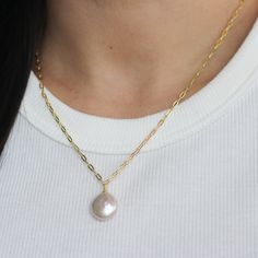 D E T A I L S --♡-- M A T E R I A L S :• 18k Gold Plated over Sterling Silver • Pearl: 12 MM-----------------------♡--------------------SIZE:• 16" + 2" Ext Simple Pearl, Link Chain Necklace, Chain Link Necklace, Silver Pearls, Link Chain, Size 16, Pearl Necklace, Chain Necklace, 18k Gold