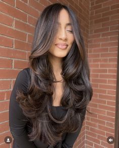 Dark Ombre Balayage, Hair Color Ideas For Gueritas, Cynthia Dhimdis Hair, Chocolate Brown Hair With Long Layers, Balayage On Dark Hair Brunettes, Balayage On Latinas, Brown Skin Balayage, Dark Brown Partial Balayage, Natural Highlights On Dark Brown Hair