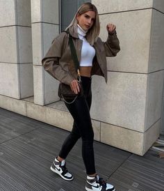 Panda Dunks Outfit Fall, Outfit With Air Jordan 1, Air Jordan Outfit Women, Air Jordans Women Outfit, Outfits With Air Jordans, Dunk High Outfit