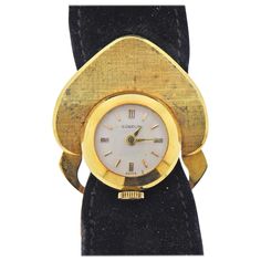 1970s 18k gold lady's Gubelin watch with leather velvet band and gold tone buckle. Case is 29mm x 32mm. Band is 8" long. Manual wind movement. Wind Movement, Gold Armband, Wood Watch, Luxury Watches, Antique Vintage, Gold Watch, Amazing Jewelry, Leather Watch, Wrist Watch