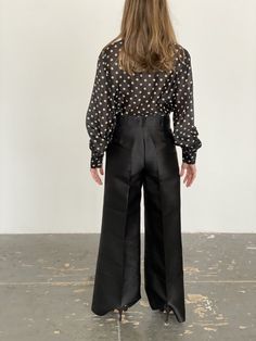 "Oscar de la Renta gorgeous black silk wide leg pants. Pleated line down the middle, high waisted and no pockets for a slim hip line. A thick structured silk, these pants are perfect for black tie outfit. Waist 28\" Rise 10.5\" Inseam 30\" Hips 40\" Leg opening 13\" Fit a S or M" High-waisted Silk Wide Leg Pants For Evening, Silk High-waisted Wide Leg Evening Pants, Silk High-waisted Wide Leg Pants For Evening, Chic Silk Wide Leg Formal Pants, Chic Silk Wide Leg Pants For Formal Occasions, Formal Silk Wide Leg Pants, Silk Wide Leg Pants For Formal Occasions, Chic Silk Wide Leg Pants For Work, Silk Wide Leg Pants For Work