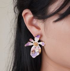 Handcrafted Enamel Flower Pearl Earrings with Diamond Butterfly/Elegant Floral Jewelry/Diamond Butterfly Pendant/Bridal Earring/Gift For Her A R T I S A N G E M S J ∙ E N A M E L ∙ E A R R I N G S Looking for a unique and elegant piece of jewelry? Look no further than these Handcrafted Enamel Flower Pearl Earrings with a dazzling Diamond Butterfly! This exquisite set exudes sophistication and charm, with its intricate floral design and shimmering pearls. The Diamond Butterfly adds a touch of whi Flower Pearl Earrings, Bridal Earring, Diamond Butterfly, Thoughtful Gifts For Her, Floral Jewelry, Earring Gift, Enamel Flower, Floral Jewellery, Jewelry Diamond