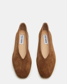 LENI Chestnut Suede Square-Toe Ballet Flat | Women's Flats Trending Flats For Women, Women’s Flats, Women’s Dress Shoes, Brown Flats Outfit, Socks And Flats, Summer Work Shoes, Business Casual Shoes Women, Comfortable Office Shoes, Camel Flats