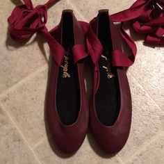 Gorgeous Nwt Real Leather Ballet Flats. Burgundy Leather. Non Skid Soles. Size Eu 36. Soft Inner Soles Free People Clogs, Ranch Boots, Backless Shoes, Black Heeled Ankle Boots, Leather Gladiator Sandals, Brown Leather Ankle Boots, Western Booties, Wrap Sandals, Black Ankle Booties