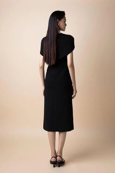 Verity Sheath V-Neck Wool Midi Dress | MEAN BLVD Mean Blvd, Designer Collection, Online Fashion, Latest Fashion Trends, Latest Fashion, Vietnam, Midi Dress, V Neck, Wool