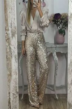 Silver Sequin Pants Outfits, Gold Pants Outfit, Sequin Pants Outfit, Sequins Pants Outfit, Sequin Flare Pants, Sequin Pant, Gold Pants, Hijab Fashionista, Glitz And Glamour