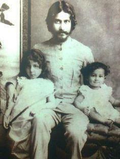 Rabindranath Tagore with his son n daughter Julia Margaret Cameron, Son And Daughter, History Facts Interesting, Rabindranath Tagore, Asian History, History Pictures