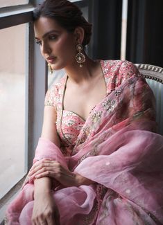 Soft Organza Saree, Mahima Mahajan, Lehenga Style Saree, Indian Bridesmaid Dresses, Drape Saree, Embroidered Saree, Embroidered Organza, Organza Saree, Pink Saree