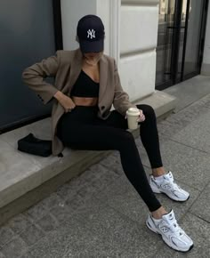 Sporty Chic Outfits, Looks Adidas, New Balance Outfit, Neue Outfits, Legging Outfits, Looks Street Style, Sport Chic