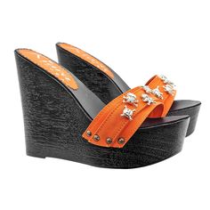 Black wedges Orange upper embellished with silver skulls Padded insole Heel height 13 cm and 4 cm platform Stable and comfortable made entirely in ITALY. Craftsmanship. Skull Heels, Red Clogs, Royal Blue Heels, Clothing Png, Womens Espadrilles Wedges, Wooden Heels, Dr Shoes, Wedges Heels, Fashion Shoes Heels